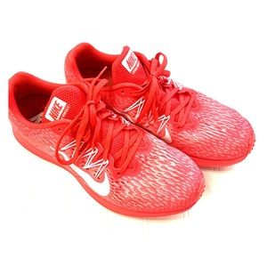 Nike women’s zoom winflo tennis shoes.